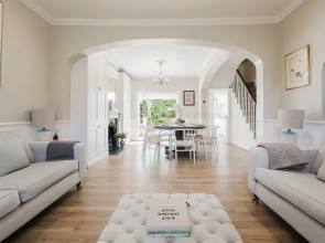 Stylish Townhouse Annexe Cheltenham