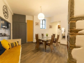 Le Contemporain, Hyper-centre, 8 pers