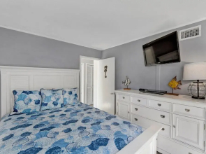 Love Me 1037 - 1 Br Condo