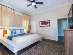 Blue Ocean Village House at Cable Beach