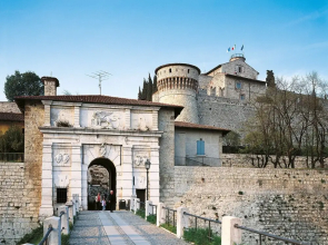 Residenza di Prestigio In Riva al Lago Marone LOFT