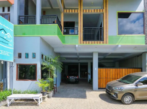 OYO 2453 Artha Graha Vip