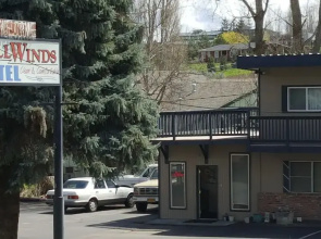 Tall Winds Motel