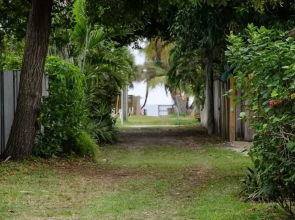 Salty Bungalow Tortuga