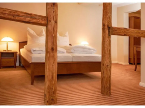 Postillion Hotel & Restaurant