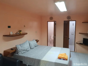 1st Street Park Apartelle