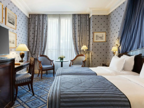 Le Dokhan’s Paris Arc de Triomphe, a Tribute Portfolio Hotel