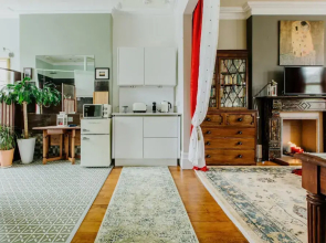 The Suite, 82 Cathedral, Private Parking