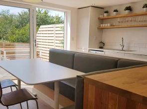 Nr Rhosneigr-3 Bed-Stylish-Re-Furbished Holiday Home