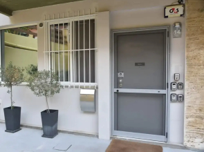 Athens Zeus A by Super Host Hub