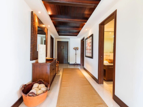 Gorgeous 4 Bedroom Condo