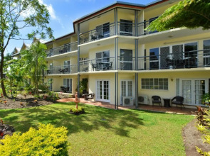 Cairns Queenslander Hotel & Apartments
