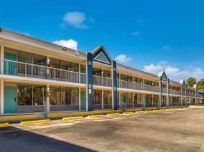 Clarion Inn & Suites Florence - Darlington