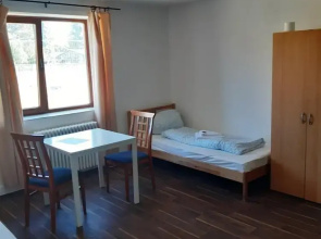 2-Rent Group Hostel Rooms&Apartments EVE168