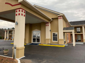 Super 8 by Wyndham Covington