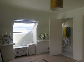 KnoydART Bed and Breakfast