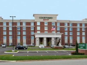 Courtyard Youngstown Canfield