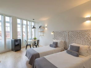 Iconic Nightlife Studio 304