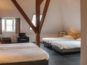 Amazing Home in Zuidoostbeemster With 5 Bedrooms and Wifi