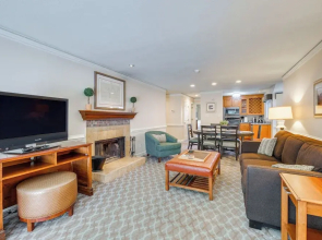 Resort Condo w/ Marina Access in Williamsburg!