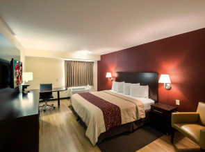 Red Roof Inn PLUS+ Houston - Energy Corridor