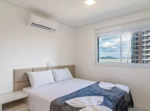 Seafront Condominium With Pool - SHC