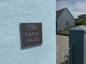 Farm House - Sleeps 7 - Garden - Parking