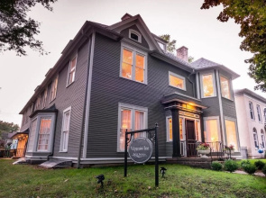Valparaiso Inn Bed & Breakfast