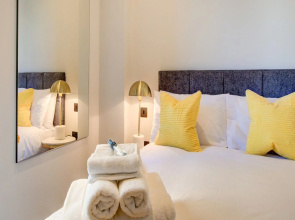 Hybrid Resi Canary Wharf