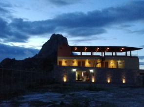 RÁ NGU Hotel