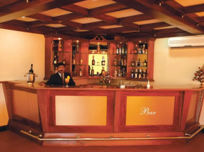 Sterling Lake Palace Alleppey