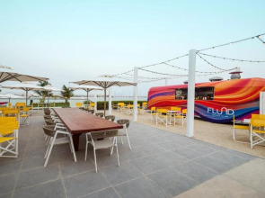 Th8 Palm Dubai Beach Resort, Vignette Collection, by IHG