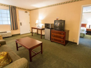 莱瑟姆戴斯套房酒店/北阿尔巴尼(Albany Airport Hotel)