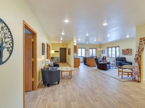 Spacious Home 10 Minutes to Ten Sleep Canyon!