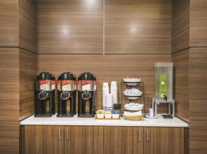 Garner Hotel Glen Burnie BWI Airport Area by IHG