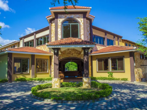 Grand Caporal Hotel