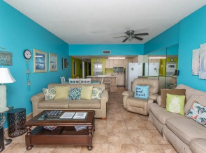 Royal Garden Resort 1515 2 Bedroom Condo by RedAwning
