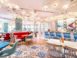 Regala Skycity Hotel by Regal Hotels