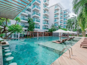 Курортный отель Fishermen's Harbour Urban Resort