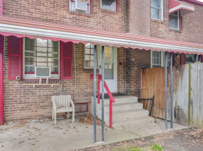 2 Mi to Lake Erie: Home w/ Yard in Euclid!
