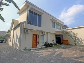 OYO Capital O 90410 Griya Amanah Jajar Syariah