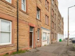 425 Quirky and Charming 2 Bedroom Seaside Apartment in Portobello