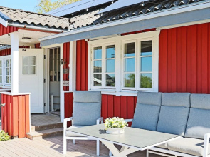 6 Person Holiday Home in Sloinge