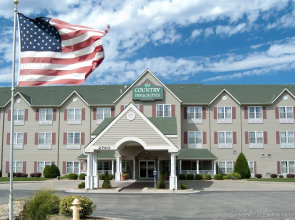 Country Inn & Suites by Radisson, Salina, KS