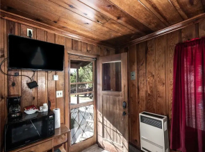 Apache Village Cabinette 15, Queen Bed, Midtown, Sleeps 2