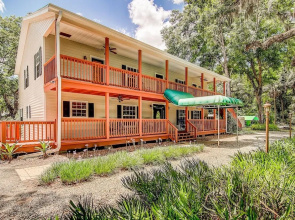 The Chassahowitzka Hotel