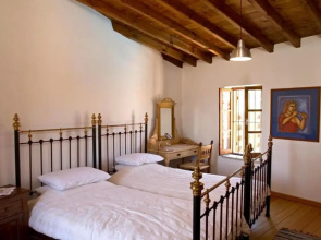 Porfyrios Country House