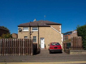 2 Bedroom Flat With Garden
