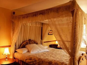 Chequers Inn Hotel