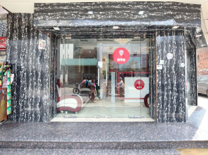 Oyo Rooms 111 Opp. Sangam Cinema